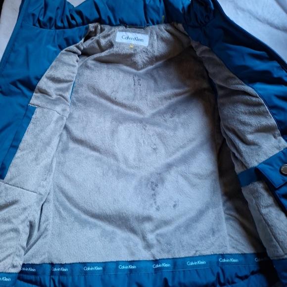 Calvin Klein down Women's Vest - Picture 10 of 15